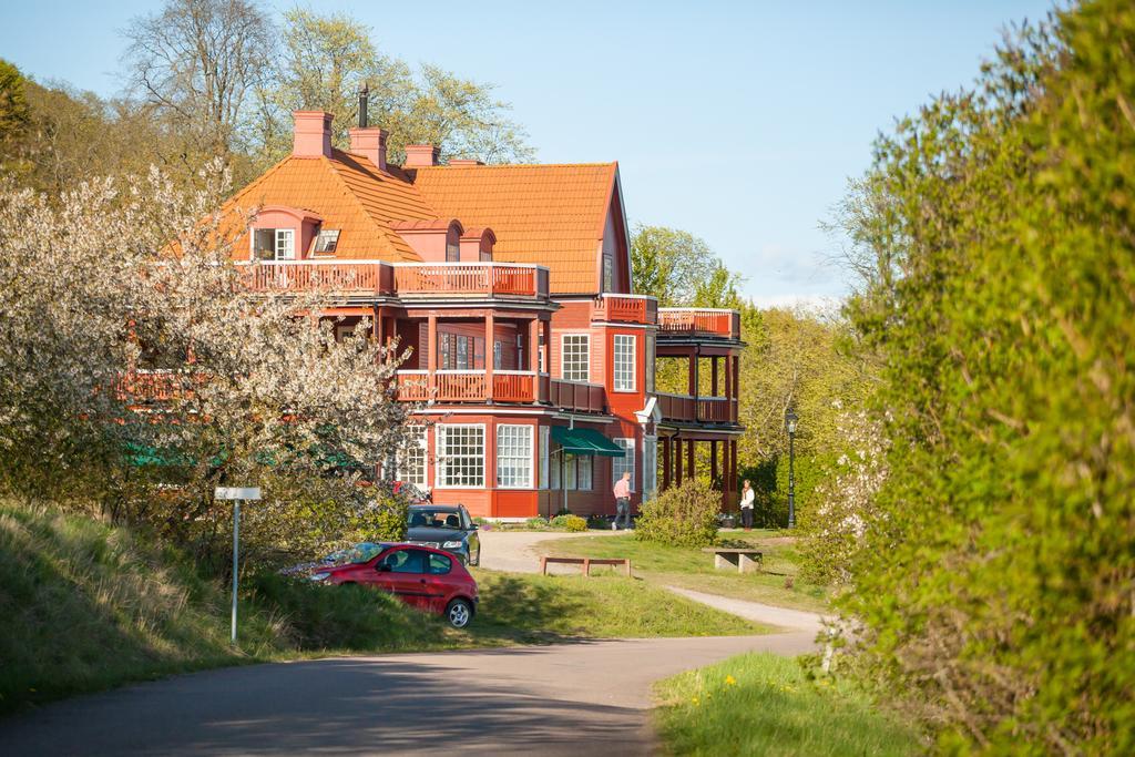 Ombergs Turisthotell Ödeshög Exterior foto